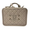 CHANEL 香奈兒 CC FILIGREE VANITY CASE 化妝包 側背包 牛皮 荔枝皮 灰銀色 銀釦