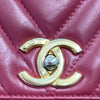 CHANEL 香奈兒 COCO HANDLE 中號山形紋手把口蓋包 小牛皮 桃紅色 金扣