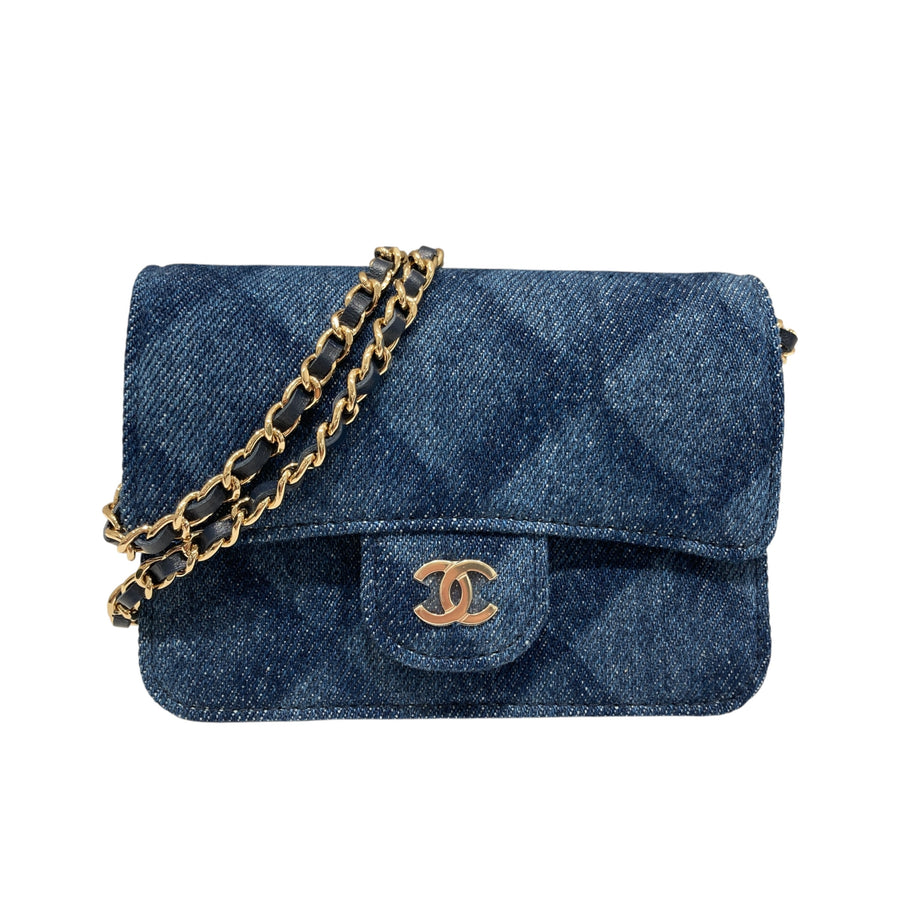 CHANEL 香奈兒 DENIM PRINTED BELT BAG DARK BLUE 漸層格紋丹寧翻蓋腰包 丹寧 藍色 銀釦
