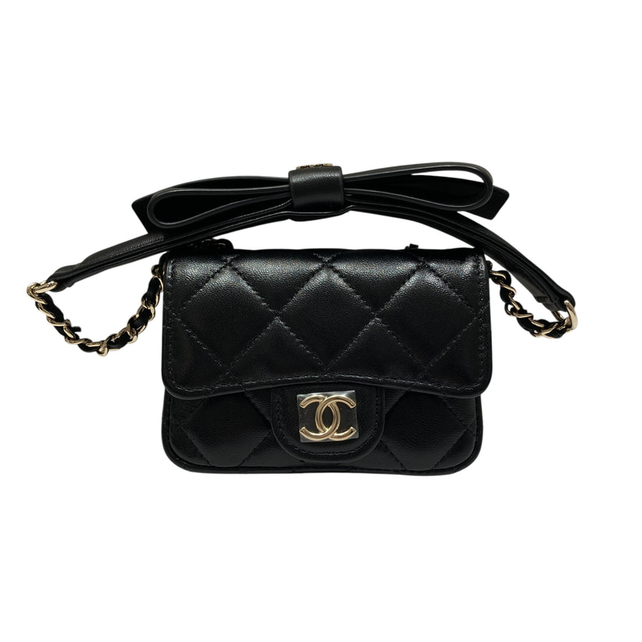 CHANEL 香奈兒 CLASSIC BOW CHAIN BELT BAG 蝴蝶結黑金皮鏈迷你卡片包 小羊皮 黑色 淺金釦
