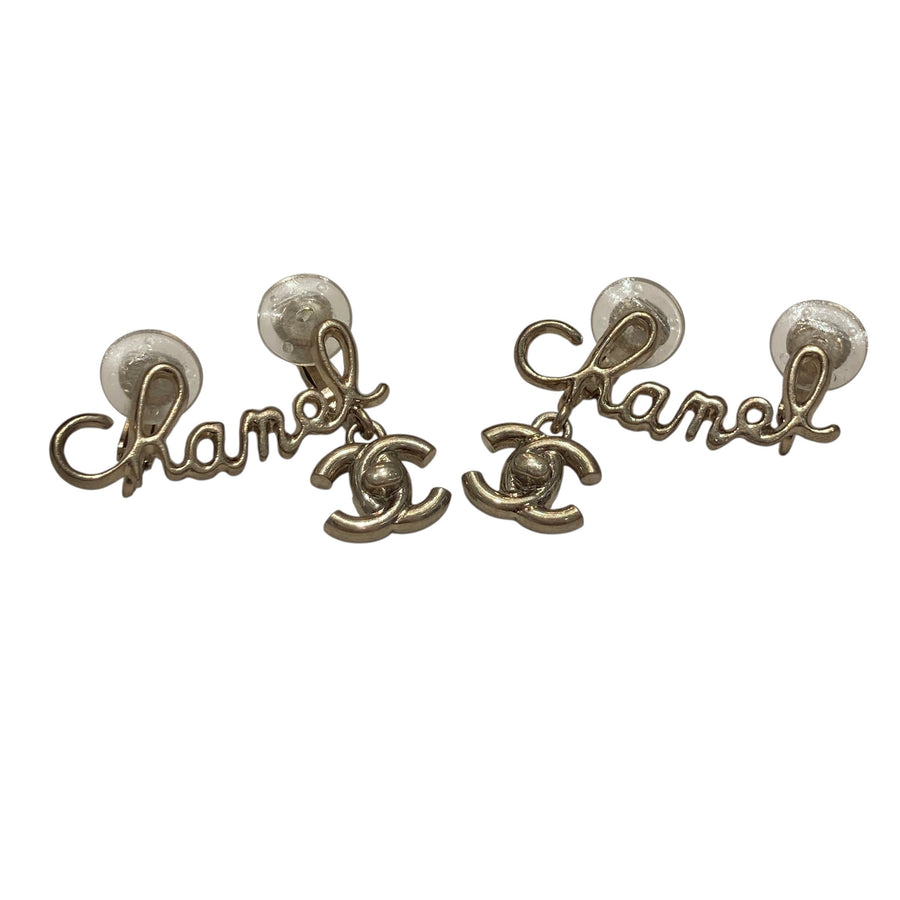 CHANEL 香奈兒 CURSIVE LOGO HANGING CC TURN-LOCK CLIP-ON EARRINGS 香奈兒連寫雙C耳夾 合金