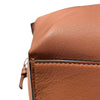 LOEWE CUBI 背帶LOGO側背包 棕色