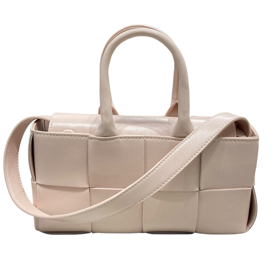 BOTTEGA VENETA 寶緹嘉 EAST-WEST ARCO TOTE BAG MINI 迷你編織格紋托特包 粉色 金釦