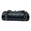 CHANEL 香奈兒 A01113 SMALL CLASSIC FLAP BAG 23 翻蓋肩背包 荔枝牛皮 黑色 銀釦
