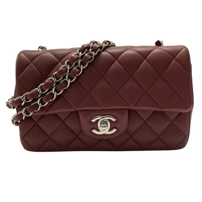 CHANEL<br>CLASSIC FLAP 20