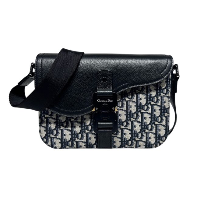 DIOR<br>MEN POUCH BAG