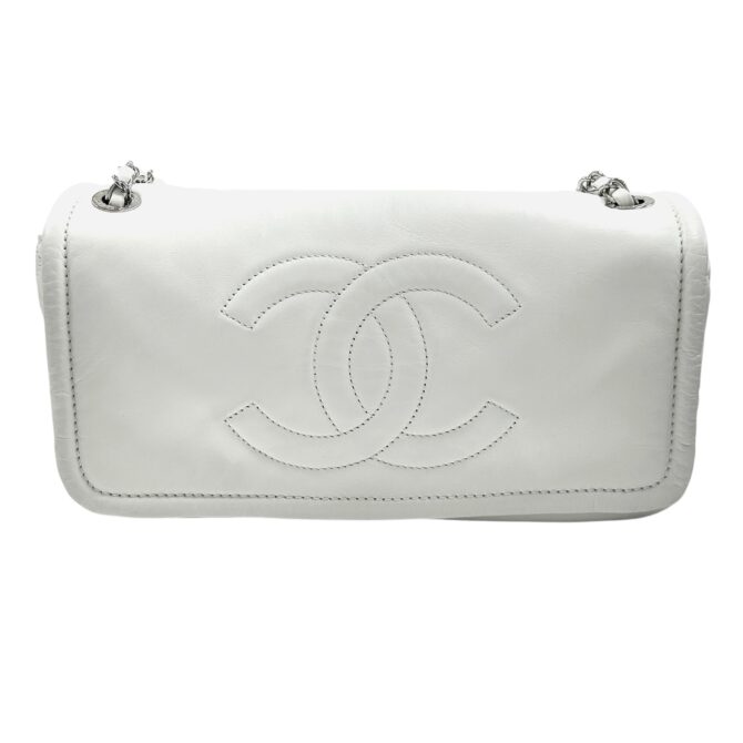 CHANEL<br>WHITE CC LOGO BAG