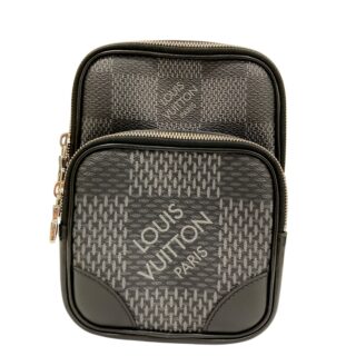 LOUIS VUITTON<br>GRAPHITE 3D AMAZONE