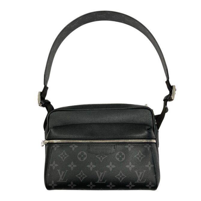 LOUIS VUITTON<br>OUTDOOR 肩背包